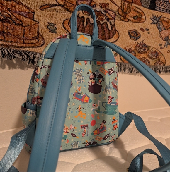 Disney Loungefly Park And Friends Bag - Picture 7 of 10